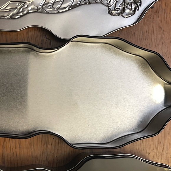 Four Black Panther Tins - Picture 6 of 13